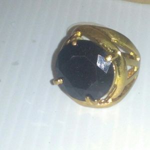 HUGE BLACK ONYX COLORED GOLD RING